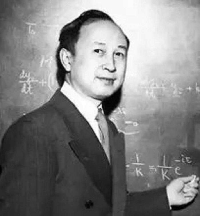 钱学森的父亲钱均夫有几个兄弟,钱学森与父亲钱均夫照片