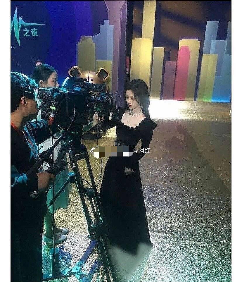 鞠婧祎沉迷柔弱不能自理人设,女生沉迷柔弱的人设