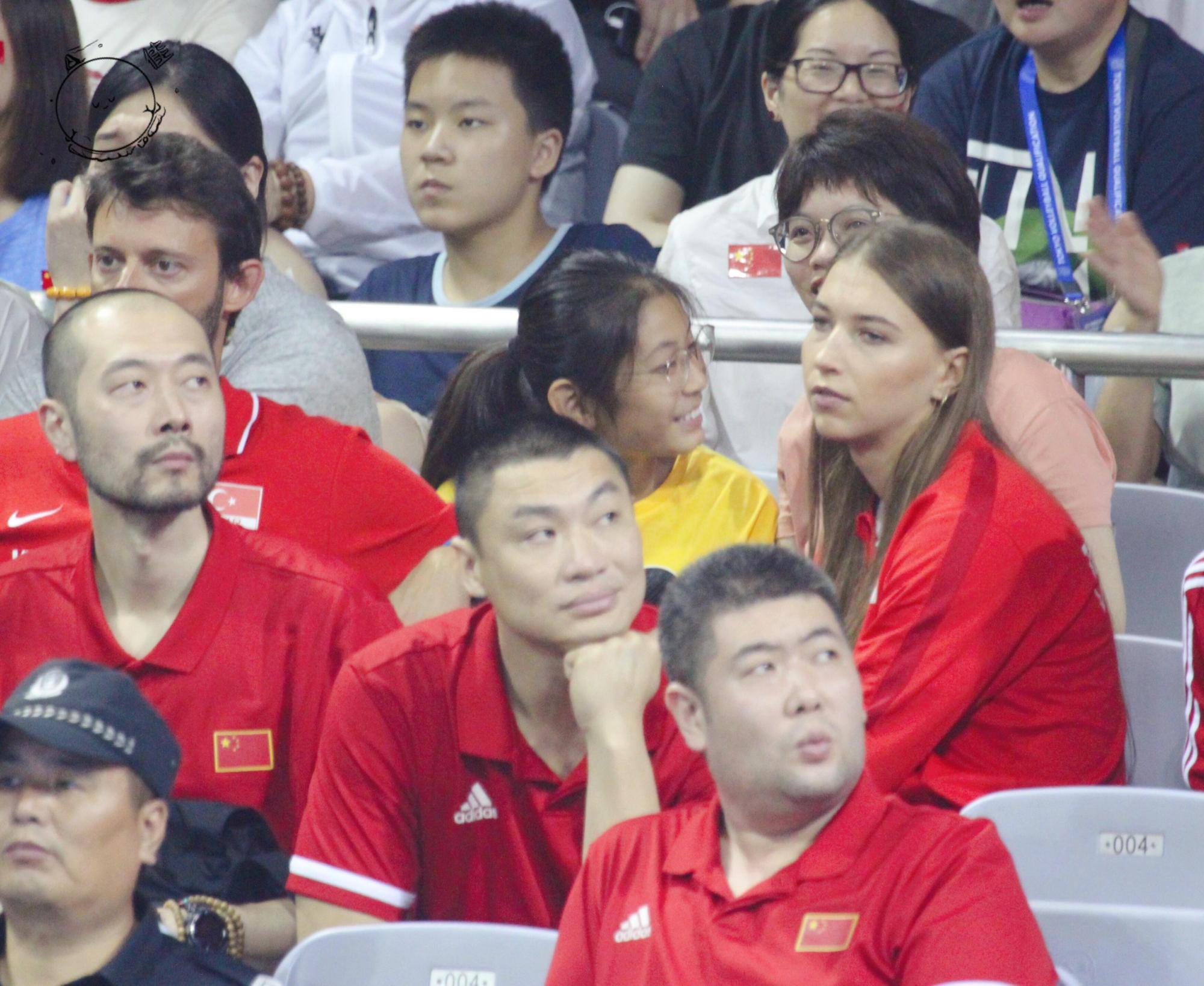 朱婷13岁的妹妹现在的情况,朱佳荟朱婷合影