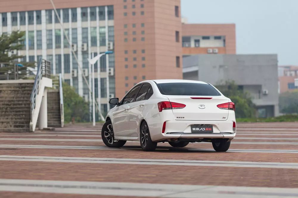 十万元以内的车对比测评,综合评测零缺点的家用轿车