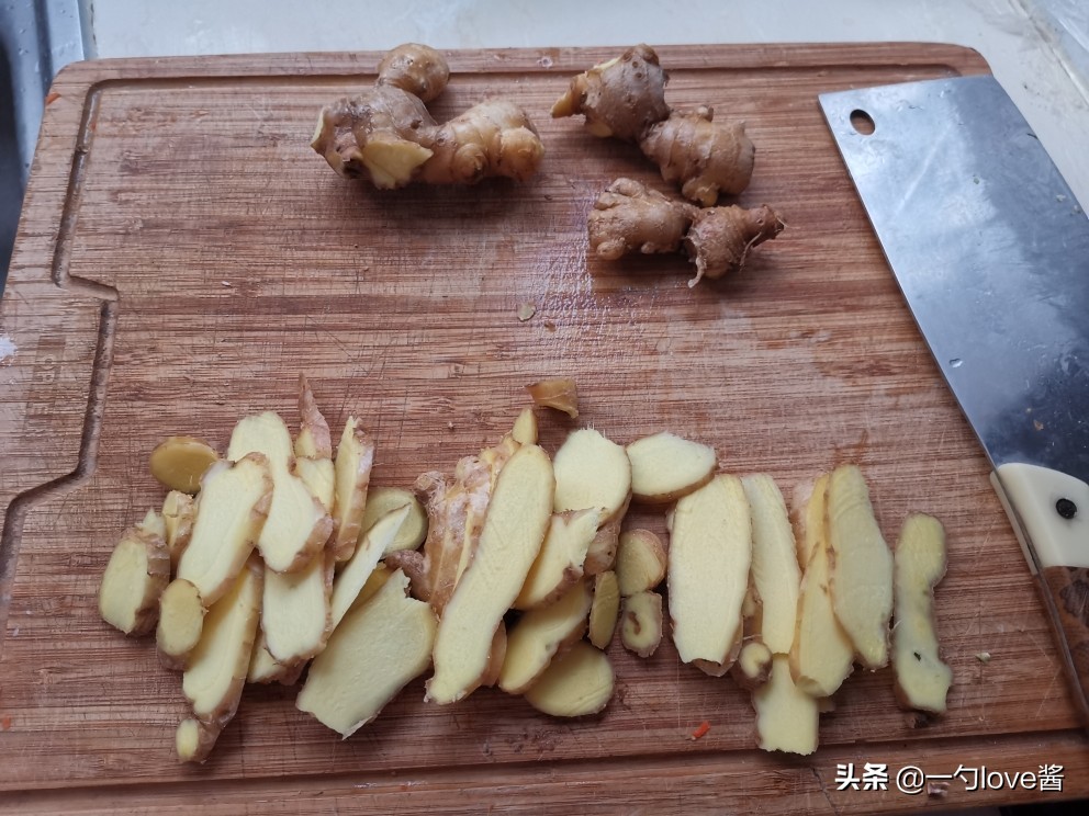 生姜发霉发芽了,生姜发霉了怎么补救最快