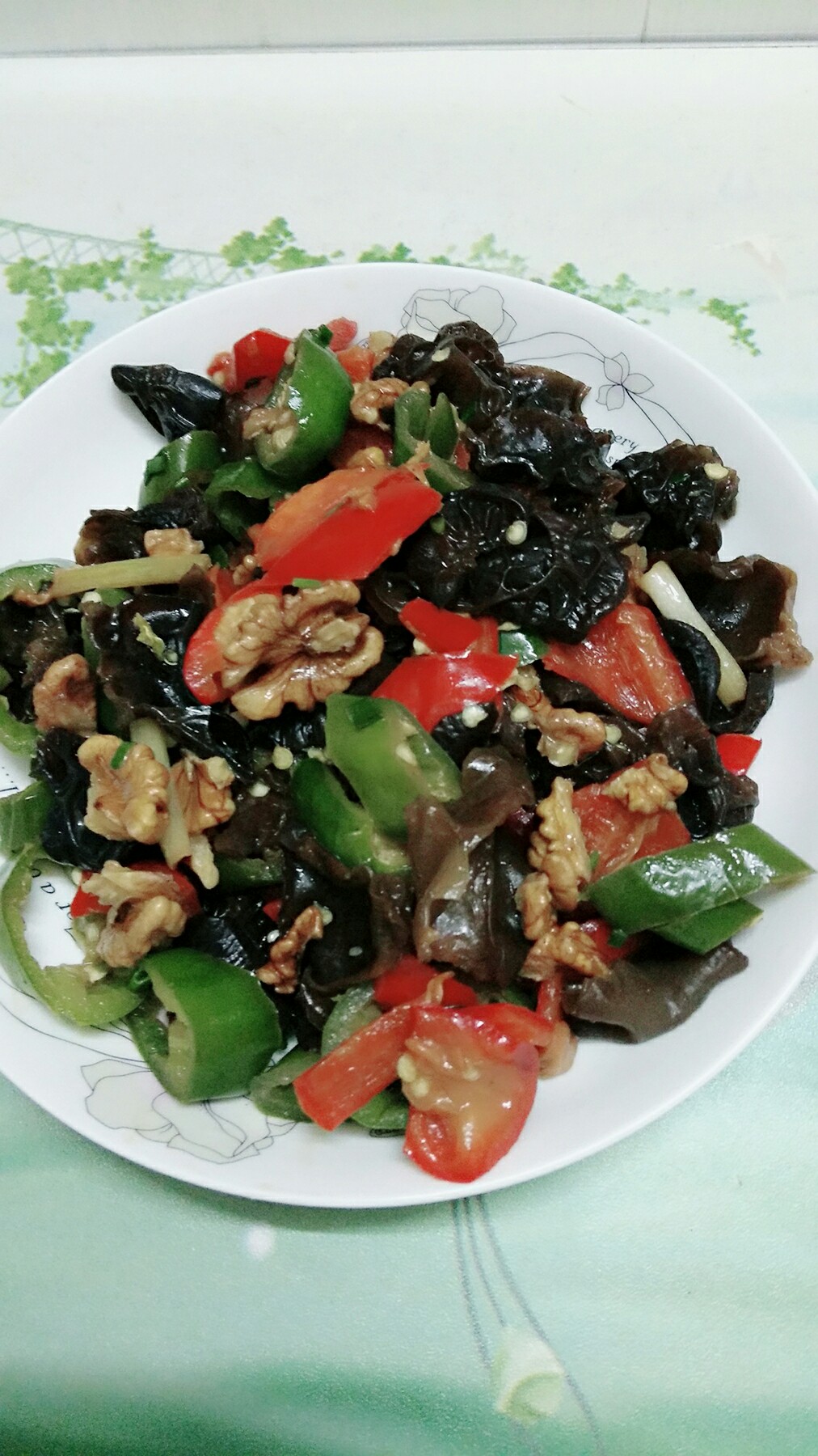 年轻白发吃什么调理最好,防脱发白发食谱