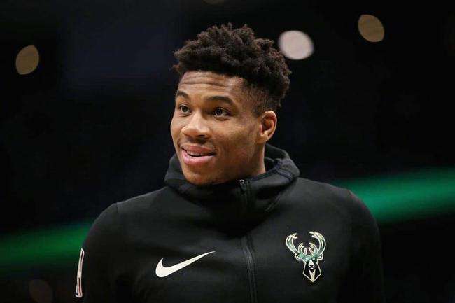 谁是现役最有领袖气质的球星？老詹永远的神，字母哥太小孩子气