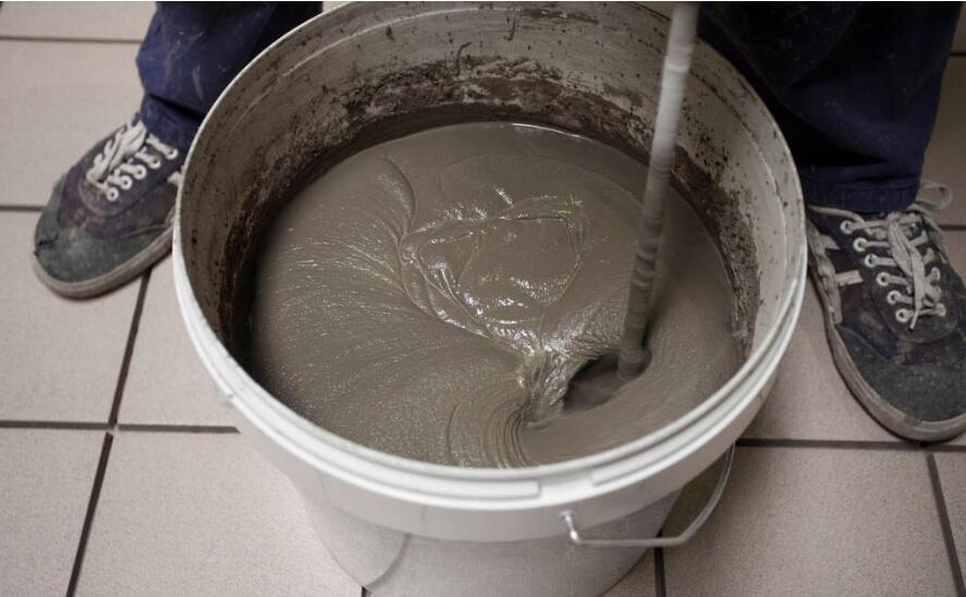 水泥墙上的油漆怎样才能清理干净,装修完的水泥污渍怎么清洁