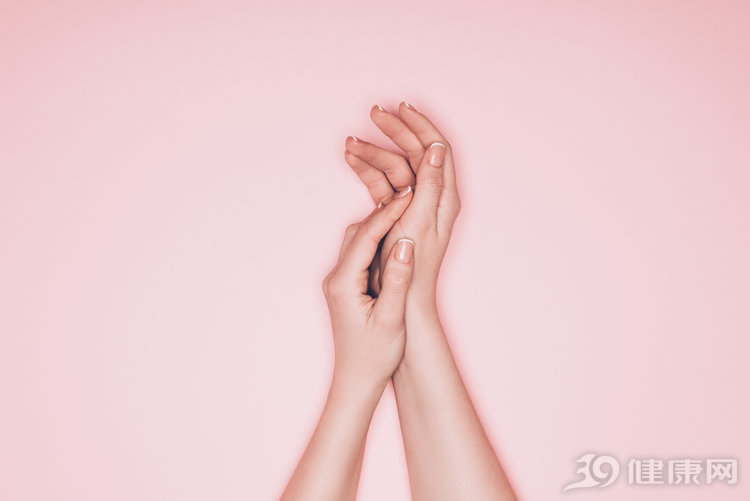 脚有水泡又痒又脱皮是什么引起的,儿童脚气痒脱皮有小水泡怎样治疗