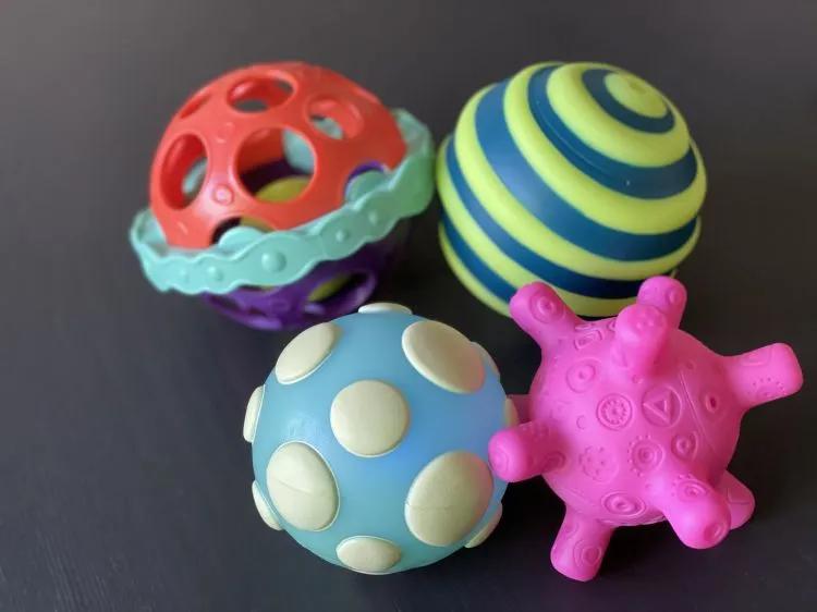 儿童球类游戏,亲子游戏球的玩法及游戏规则