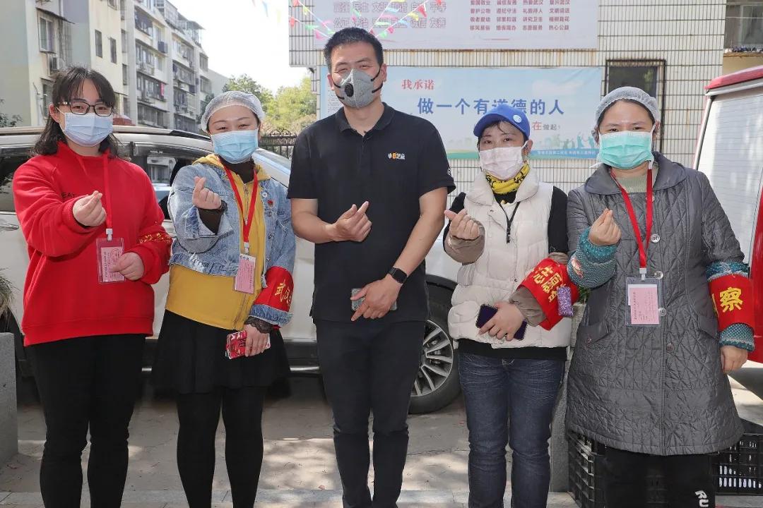 凡人英雄汪勇：住常青花园习惯了相互照应