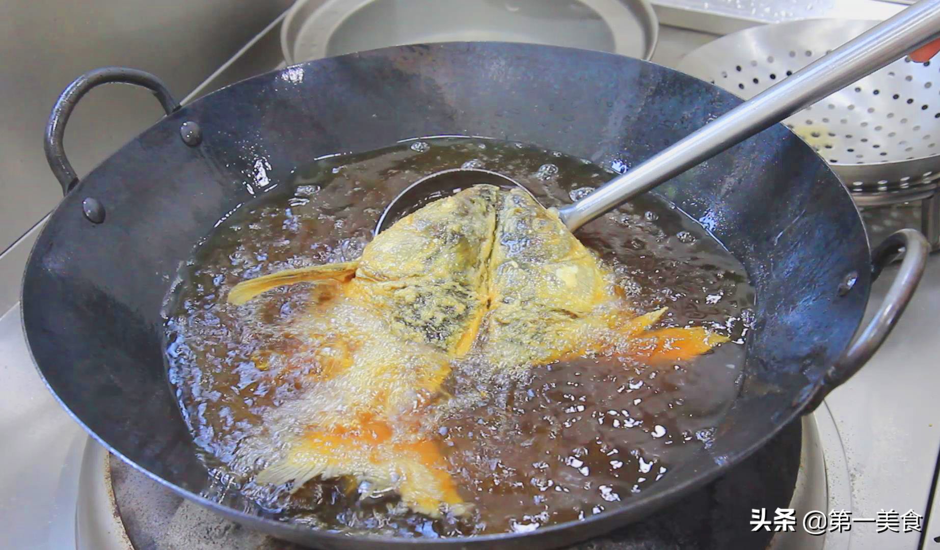 厨师长教红烧鱼头的视频,厨师清炖鱼头的做法