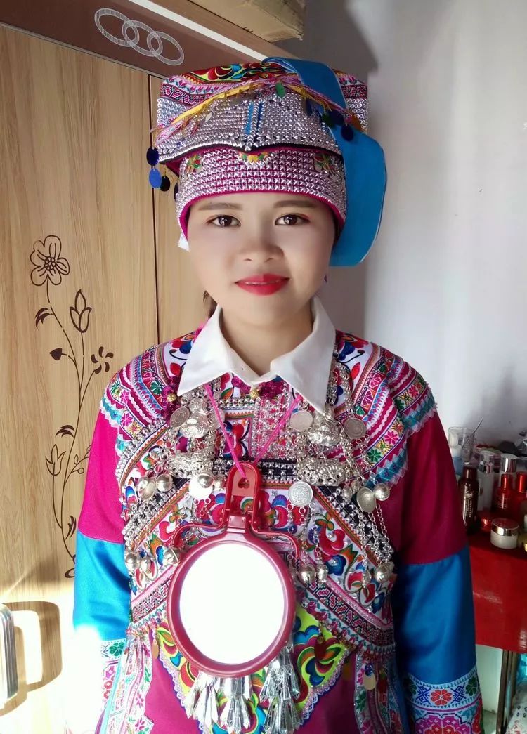 阿哲歌舞《绣嫁妆》赏析