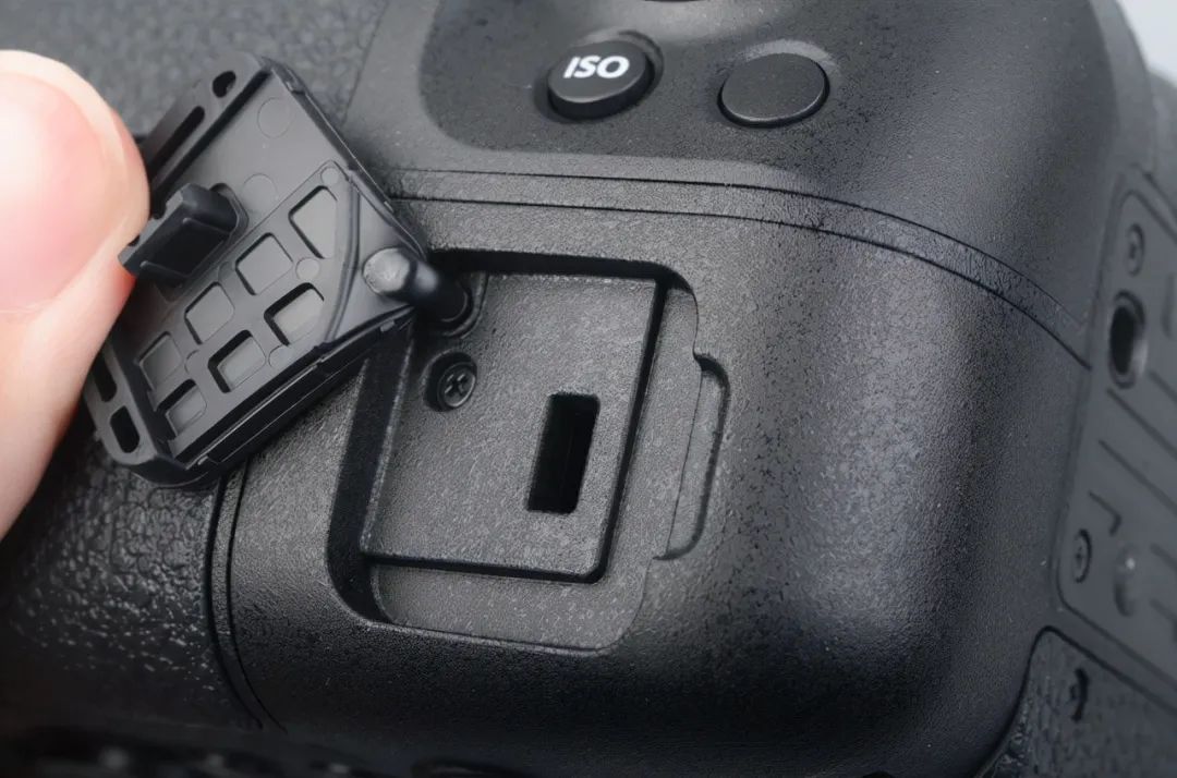 尼康z2470f4和24200选哪个好,尼康旗舰微单z9将问世中关村在线