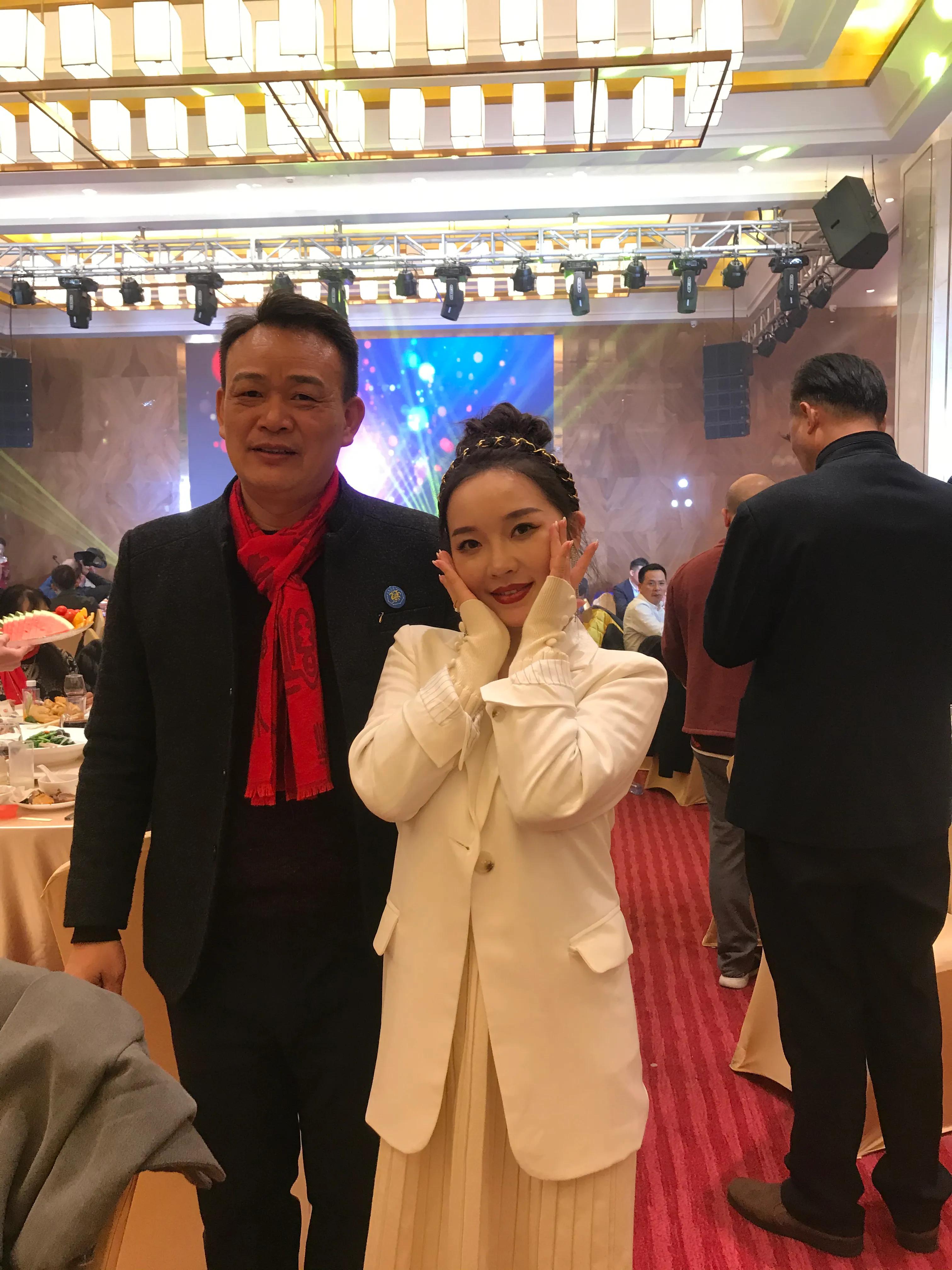 兴万集团乔迁典礼在深圳市坂田街道坂田集团商务中心举行