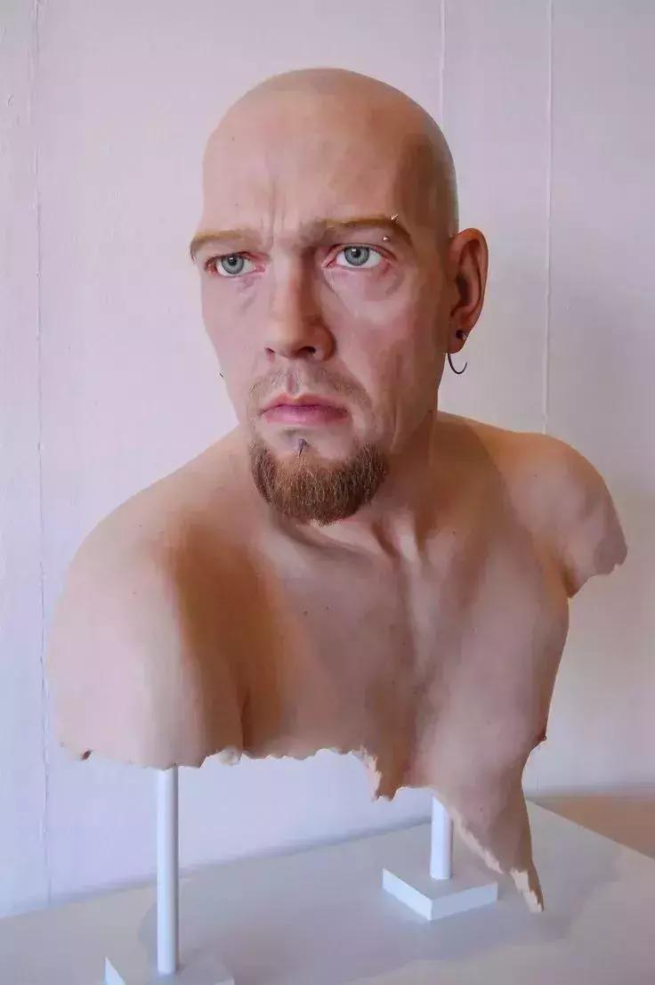 逼真雕塑人,真人雕塑吓人