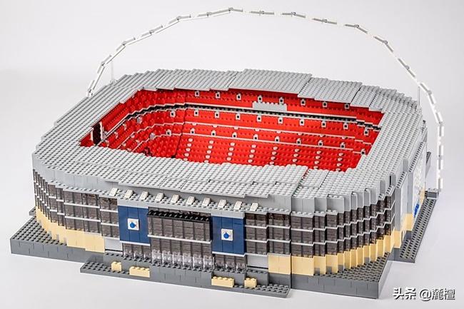 乐高曼联老特拉福德足球场,用积木拼足球球场