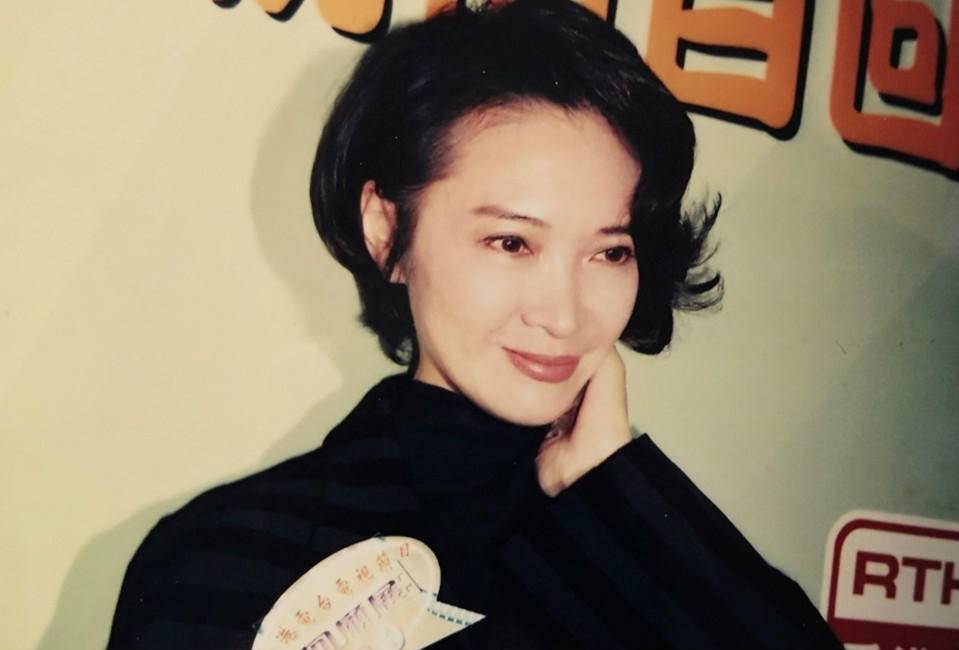 73岁影后萧芳芳：4段感情9种特长，周星驰李连杰都曾崇拜她