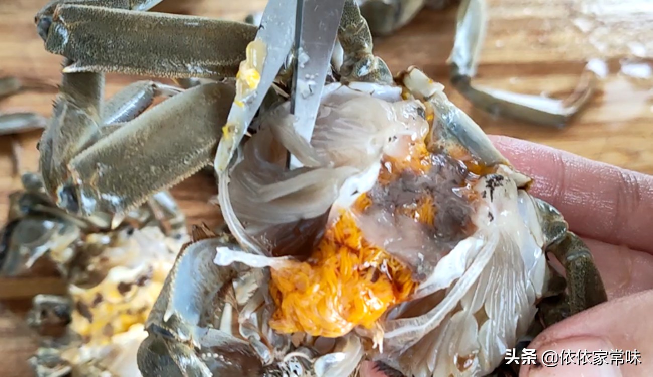 怎样清洗螃蟹视频干净又完整,清蒸螃蟹怎么清洗干净