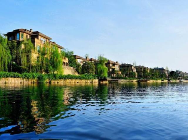 重庆的富人都在哪里买别墅,重庆的富人一般住在什么地方