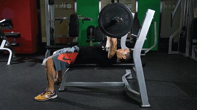 为什么卧推有一边胸感觉差,卧推怎么判断有没有效果