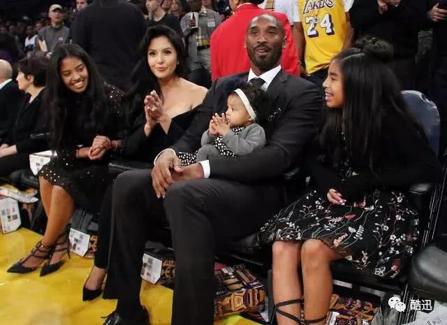 今天，我们用两部纪录片来致敬这位伟大的球员、丈夫与父亲