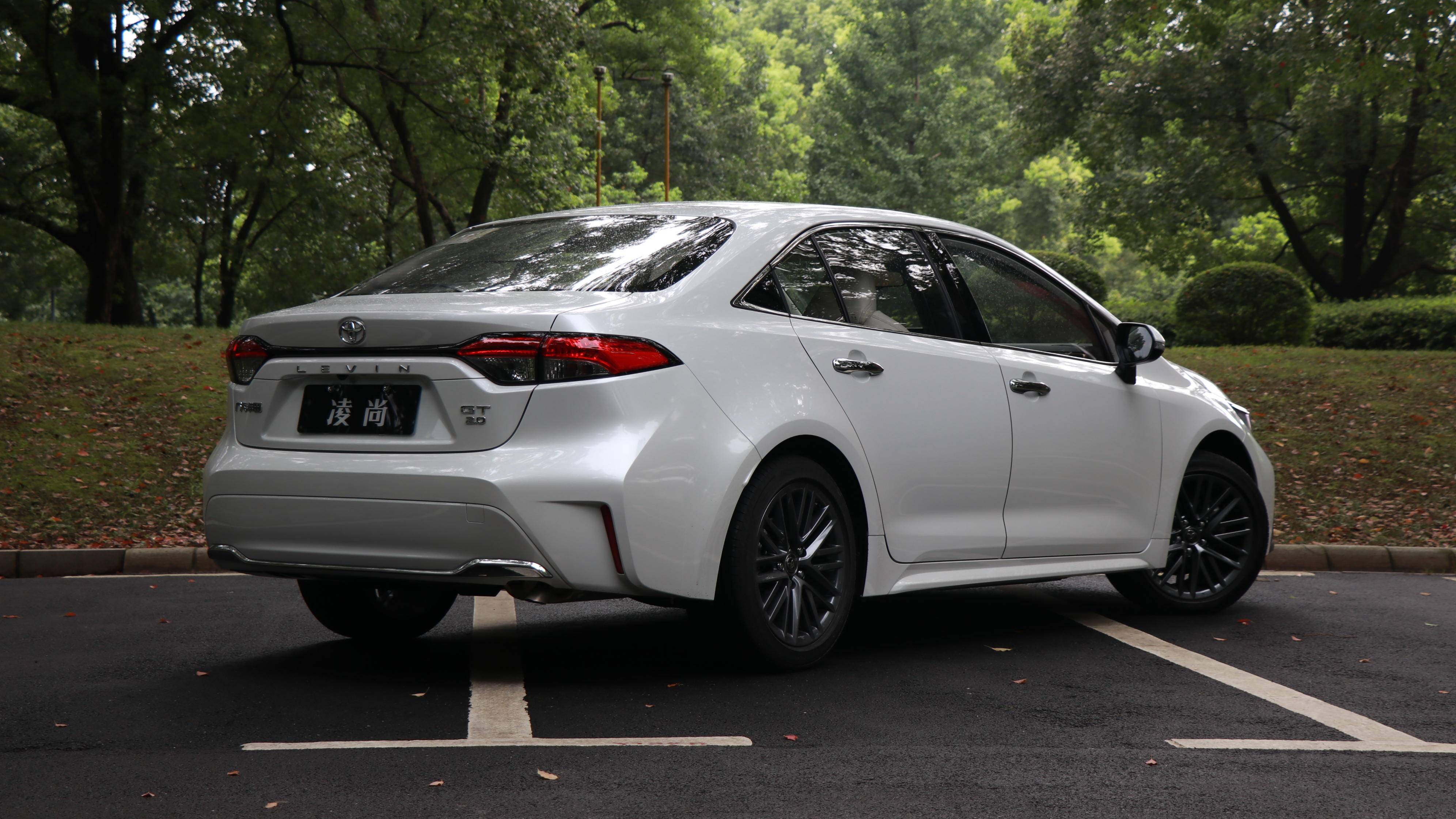 凯美瑞凌尚落地多少钱,凌尚2.0双擎和凯美瑞双擎