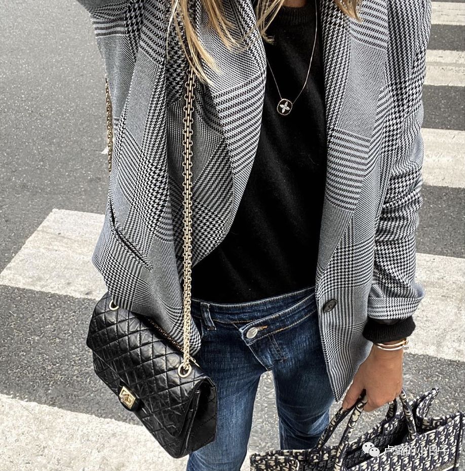 又轻又实用的名牌包,中国名牌包排行榜前十名及价位