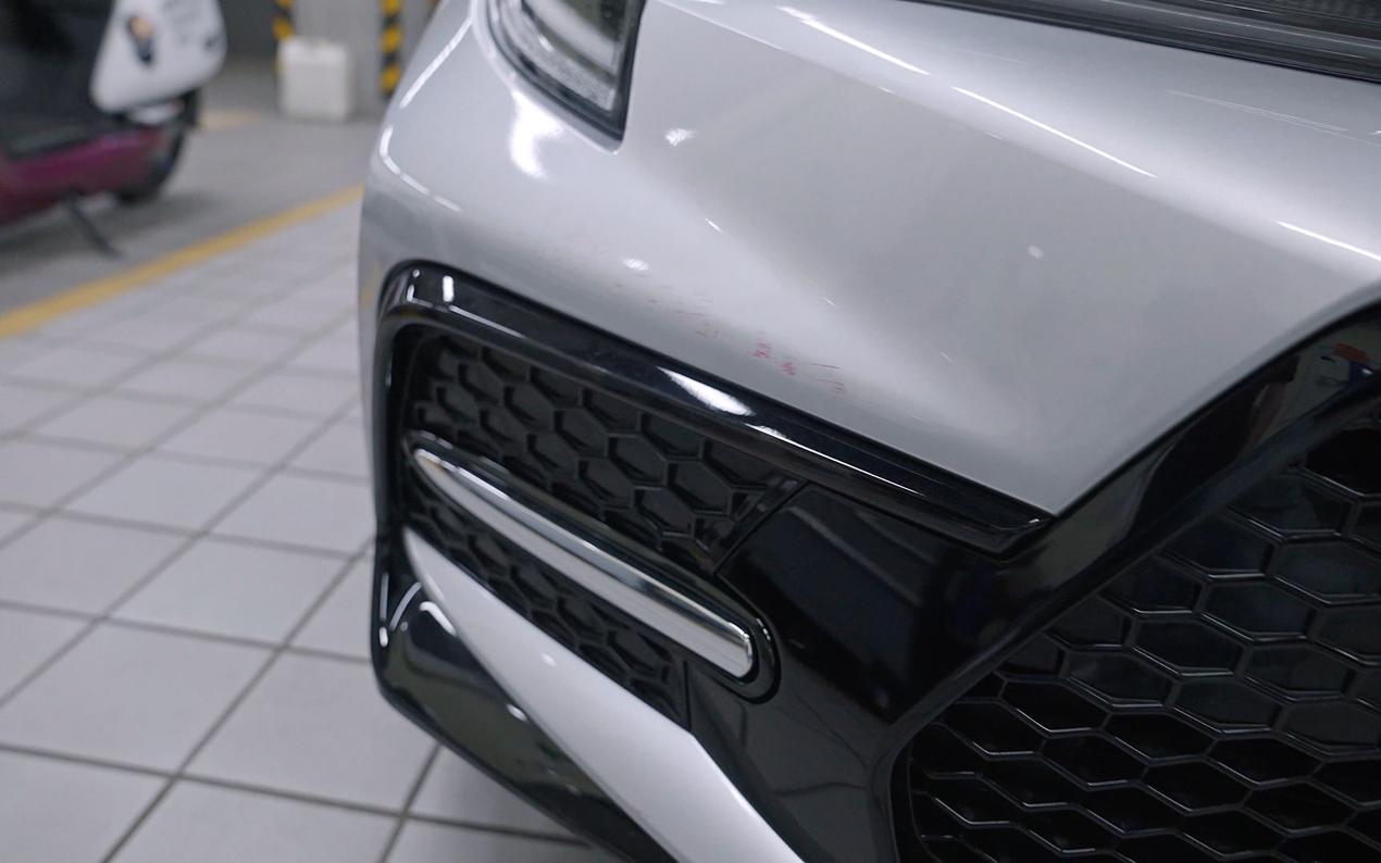 丰田雷凌双擎耐用度视频,丰田雷凌开不坏的车