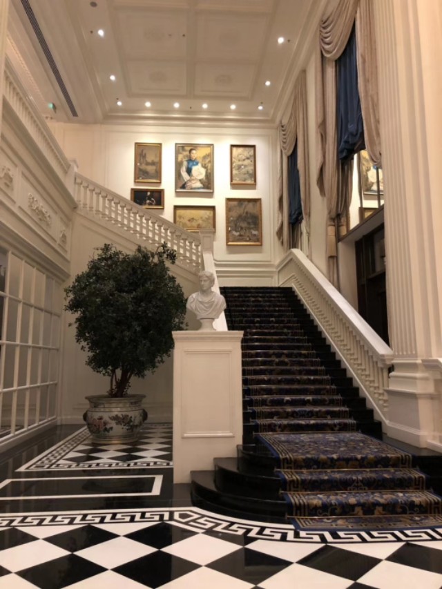 天津丽思卡尔顿酒店公司,丽思卡尔顿酒店属于万豪集团吗