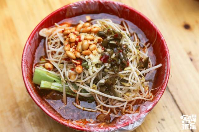 不打眼的通泰街，蕴藏了了一代长沙人的美食回忆