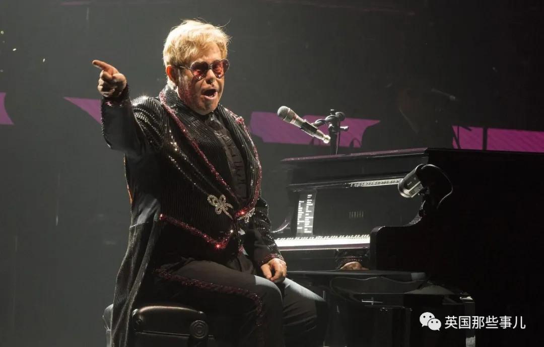 蕾哈娜时隔7年重回舞台,美妆博主蕾哈娜副业