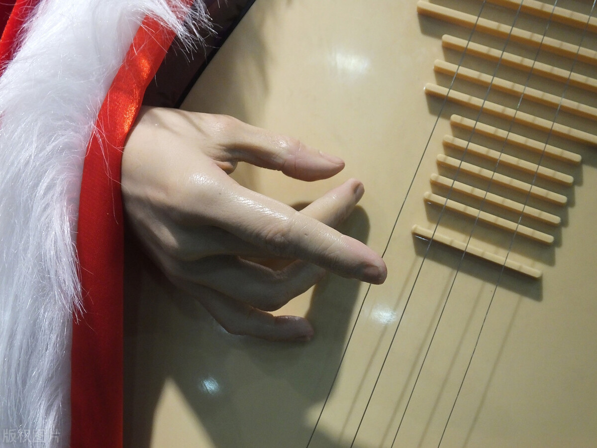 董卓和吕布他们俩是怎么死的,董卓为什么收吕布为义子