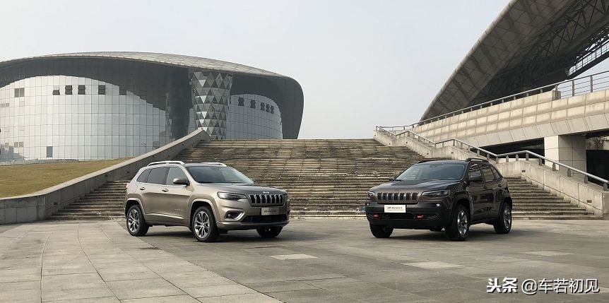 试驾2019jeep自由光全能版,jeep自由光试驾新款