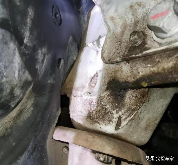 7万公里贬值26万，12万买奔驰C级值不值？网友：买车容易养车难