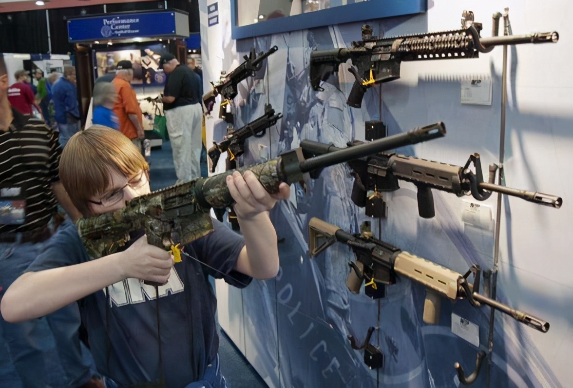 俄罗斯允许佩戴步枪吗,俄罗斯公民是否可以持有自动步枪