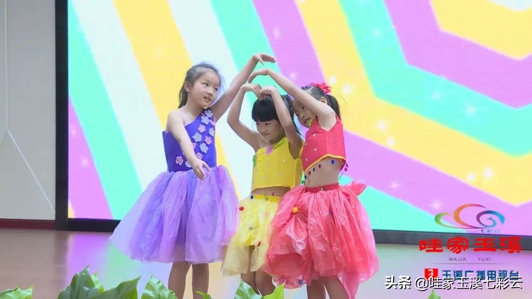 小学生环保时装秀的衣服怎么做,小学生环保时装秀方案