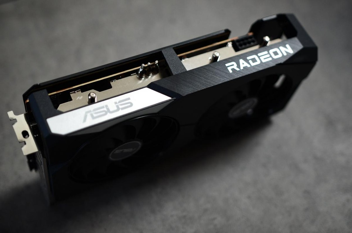 华硕RX6600显卡首发评测:上打3060下秒2060特别适合小机箱