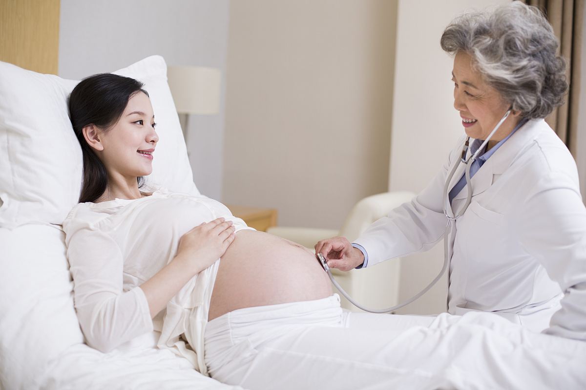 有没有孕妈快35周了胎动频繁,孕妈孕37周胎动频繁有力正常吗