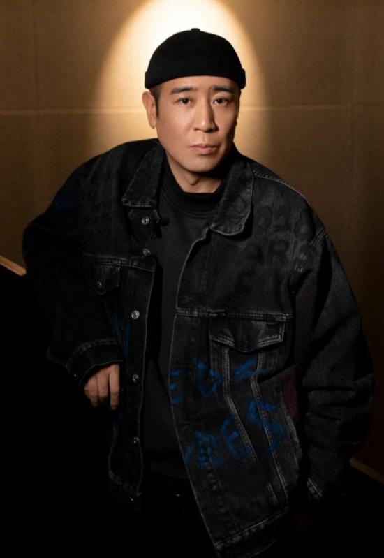 从小吃姐姐奶长大，46岁拿影帝火成老戏骨，被李雪健评价骨子里坏