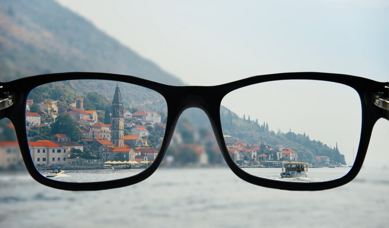 近视眼手术晶体移植和激光的区别,近视眼做了激光有什么利弊