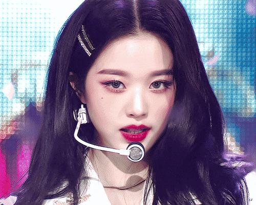 南韩“纯欲天花板”!16岁の新晋腿精!这个妹妹绝了