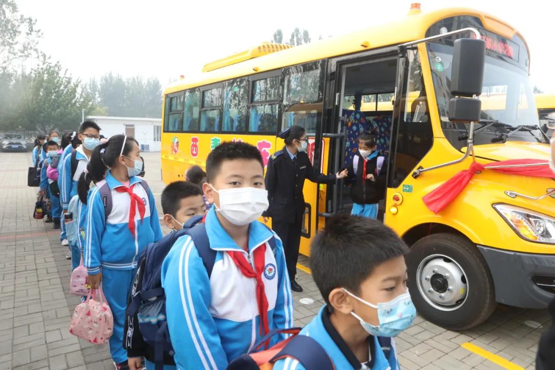 天津小学有校车吗,天津小学校车是免费的吗