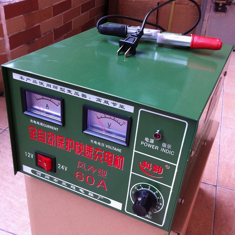 为啥电瓶水会流出来,电瓶水少了加什么