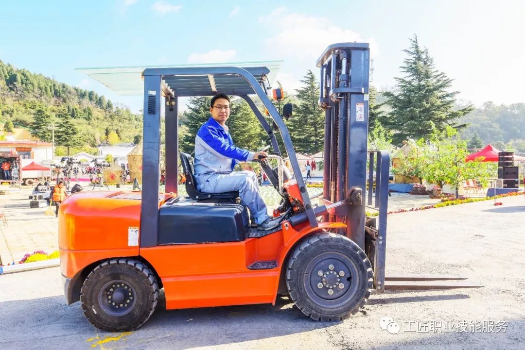 灵宝叉车培训学校,灵宝哪里可以学叉车