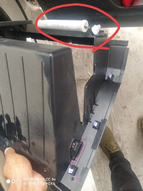 福睿斯手套箱卡扣拆卸,17年福睿斯副驾驶手套箱怎么拆