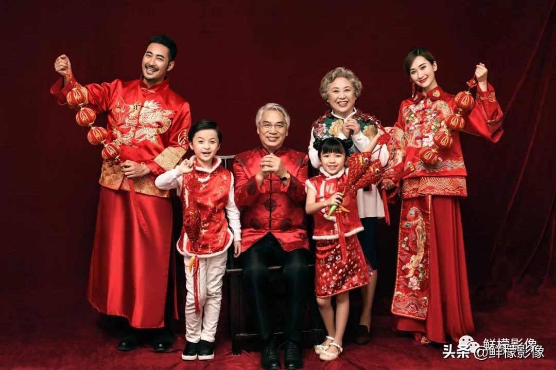 新春全家福拍摄技巧,全家福新年拍照姿势推荐