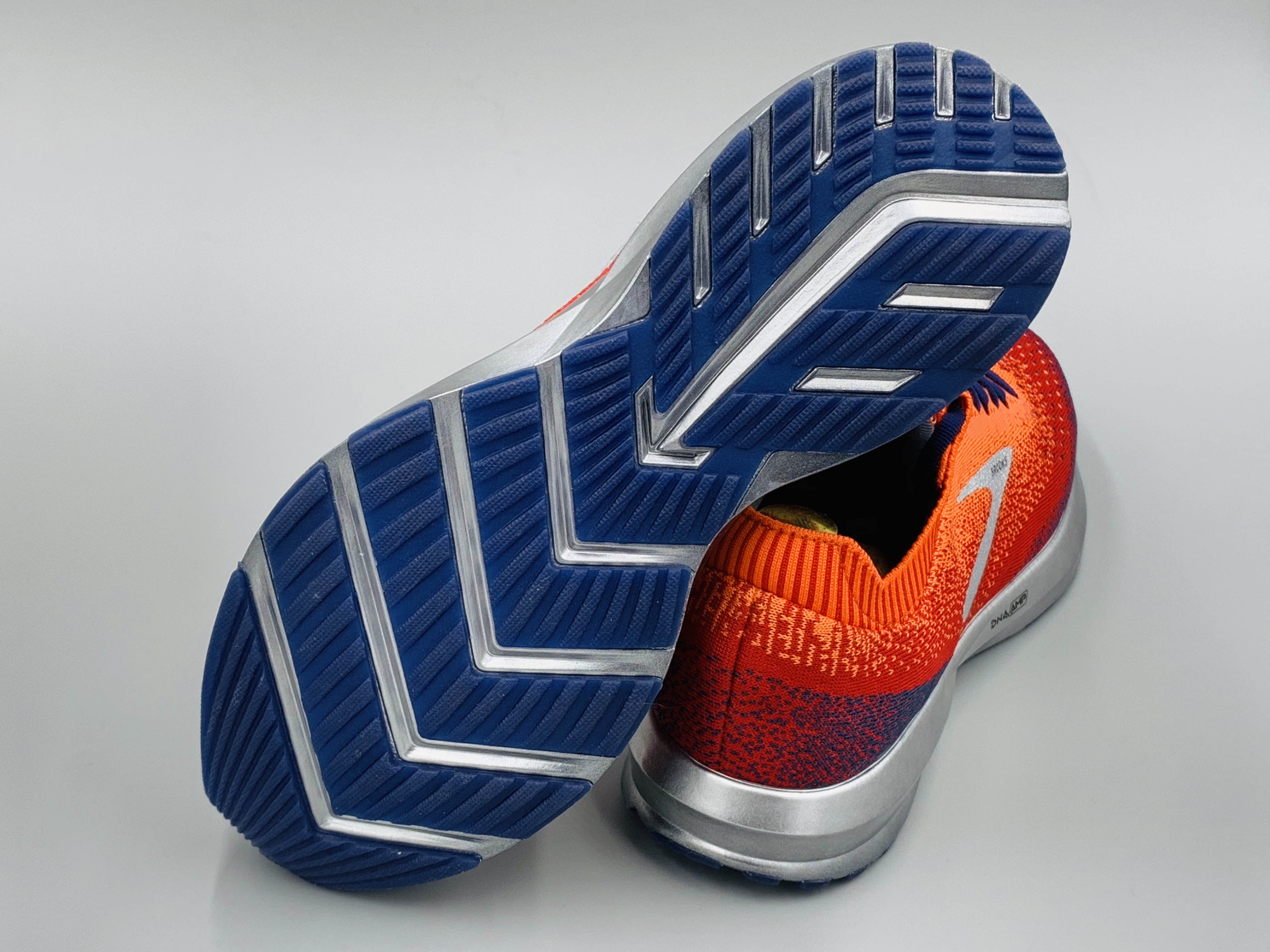 一双“漂浮”鞋—布鲁克斯BrooksLevitate2