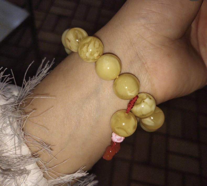 紫外线灯看真假琥珀蜜蜡,一分钟快速辨别蜜蜡真假