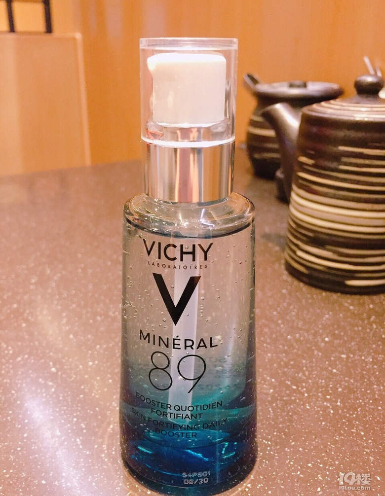 修复皮肤护肤精华推荐,精华有哪一款可以抗老美白的效果