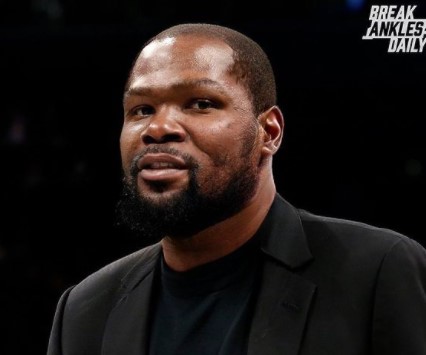 字母哥罚球哈登无奈,哈登干扰字母哥罚球