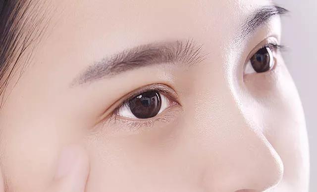 眼膜学生党去黑眼圈男生,眼膜男用