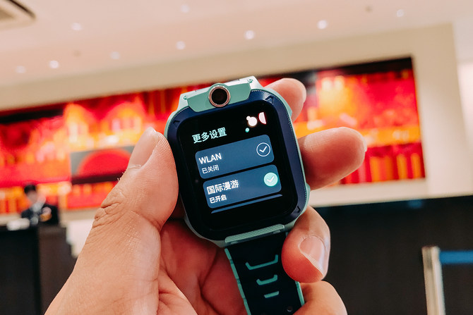 带孩子去买小天才电话手表z5,小天才电话手表z5的功能可听故事