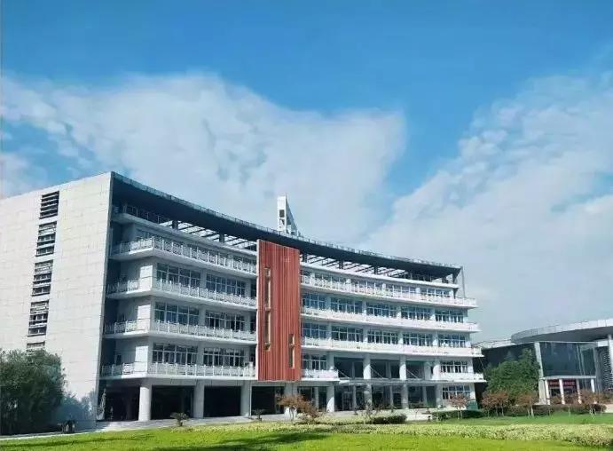 金陵中学哪里最好,金陵中学今日新闻